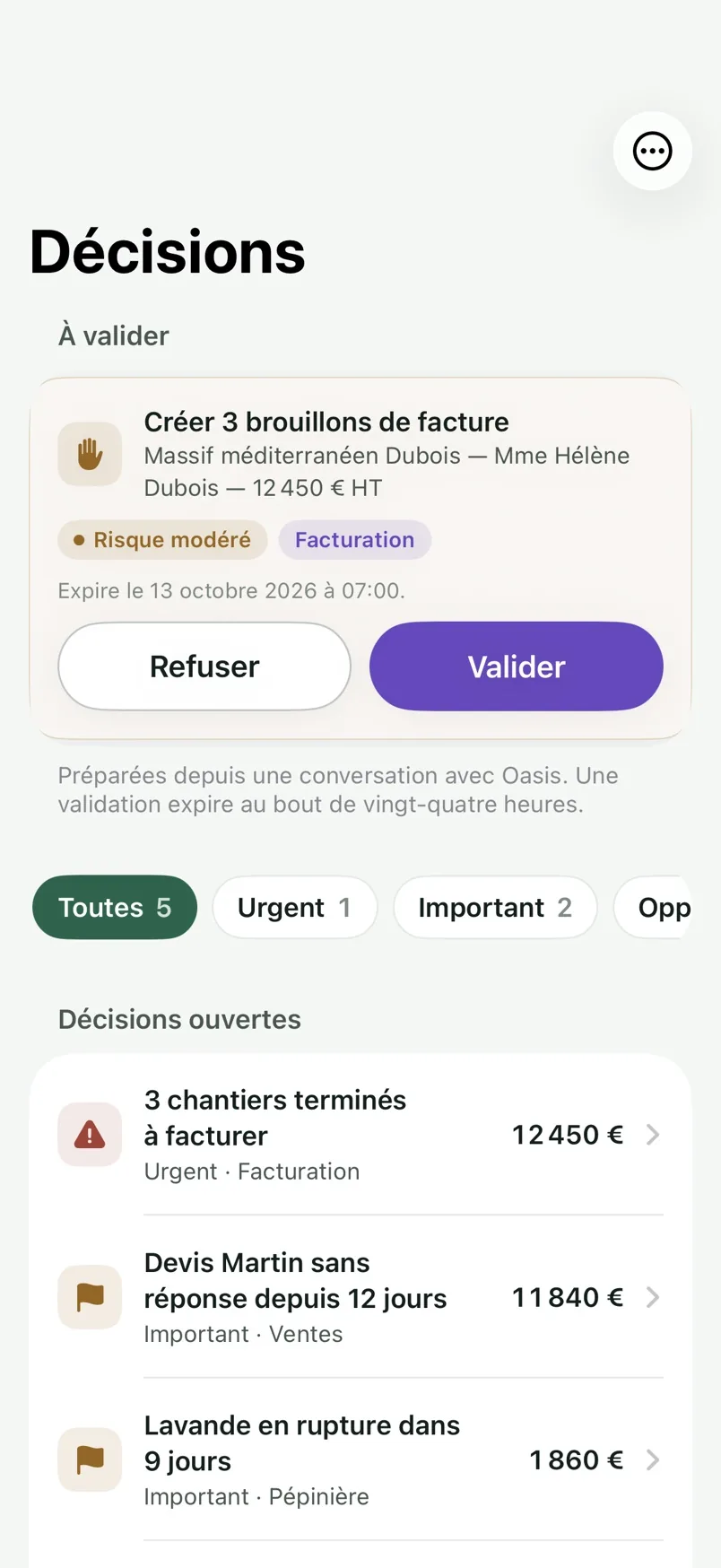 Les décisions proposées par Oasis AI dans Oasis Care Pro, à valider ou refuser.